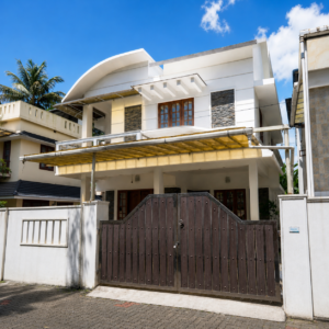 4 cent house for sale in Kaloor Ashoka Road with 2400 sqft area and car parking